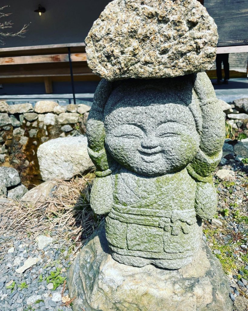 大原女（おはらめ）の可愛い像が京都の三千院近くに沢山あります。